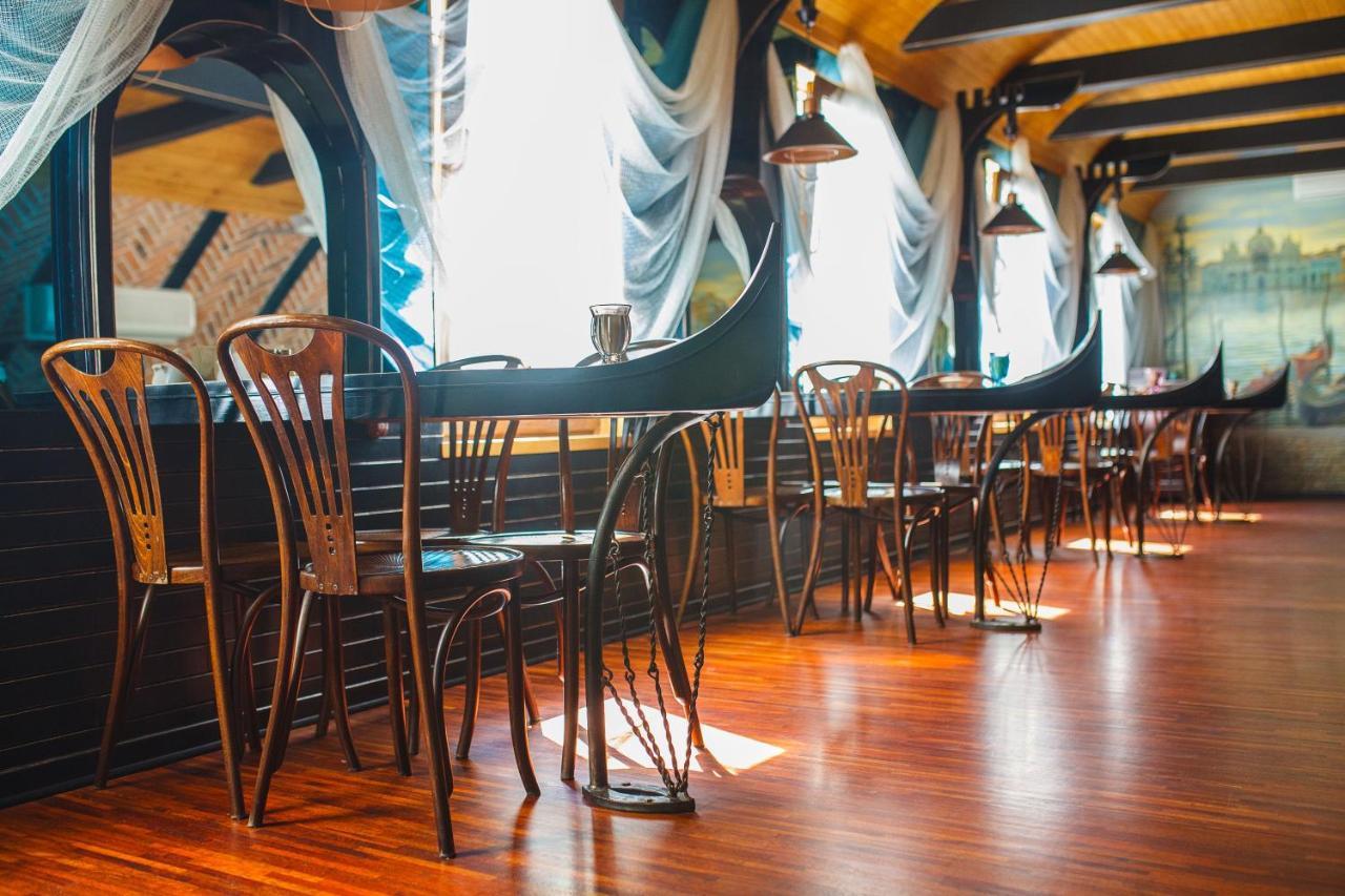 Pieno Piano Hotel Rivne Eksteriør billede